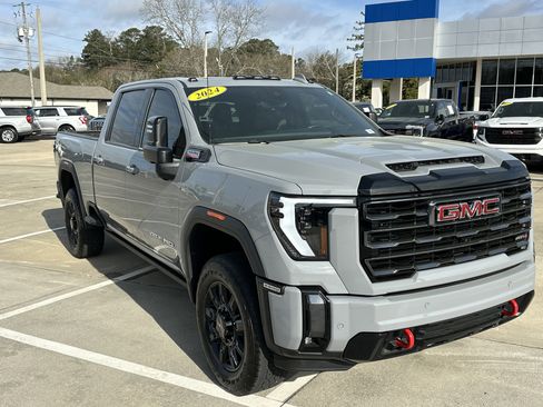 Used 2024 GMC Sierra 2500 AT4 w/ AT4 Premium Plus Package image 3