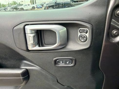 Used 2018 Jeep Wrangler Unlimited Sport S AWD/4WD image 27