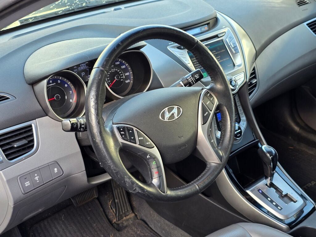 Used 2013 Hyundai Elantra Limited w/ Technology Pkg FWD image 11