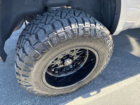 Used 2021 RAM 1500 Laramie AWD/4WD image 11