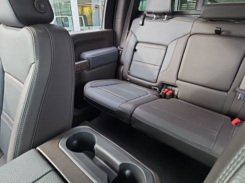 Used 2021 GMC Sierra 2500 Denali w/ Denali Ultimate Package image 30