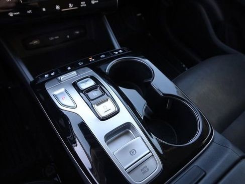 Used 2022 Hyundai Tucson Limited w/ Cargo Package image 21