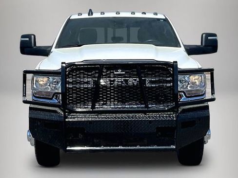 Used 2024 RAM 3500 Tradesman w/ Chrome Appearance Group image 3