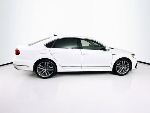 Used 2017 Volkswagen Passat 1.8T R-Line image 10