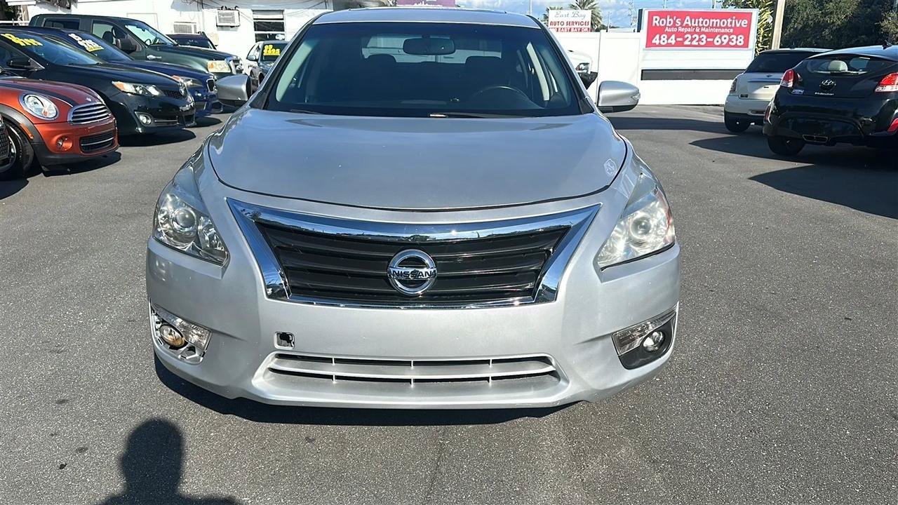 Used 2015 Nissan Altima 2.5 SV w/ Convenience Package FWD image 3