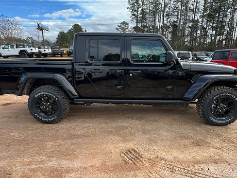 New 2026 Jeep Gladiator Willys image 7