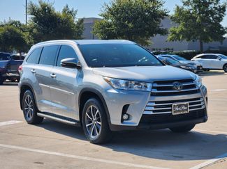 Used 2017 Toyota Highlander XLE AWD/4WD video 2
