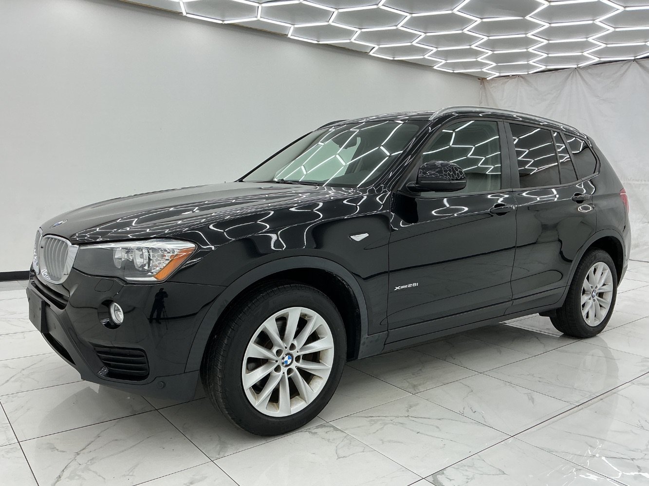 Used 2017 BMW X3 xDrive28i AWD/4WD image 6