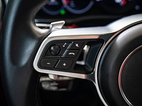 Certified 2023 Porsche Cayenne Platinum Edition image 26