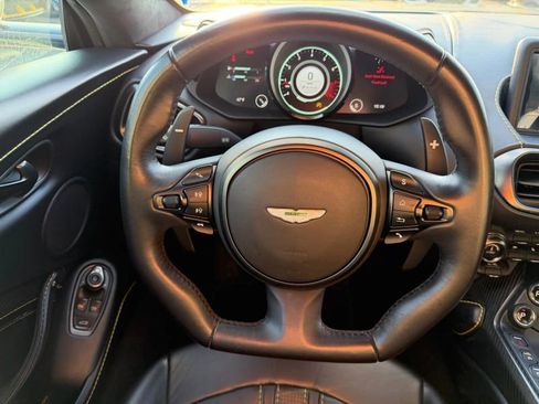 Used 2019 Aston Martin V8 Vantage Coupe image 19