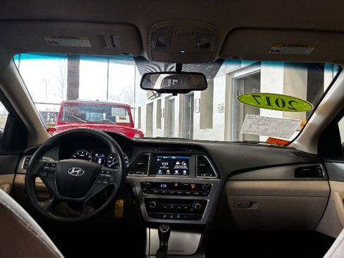 Used 2017 Hyundai Sonata SE image 36