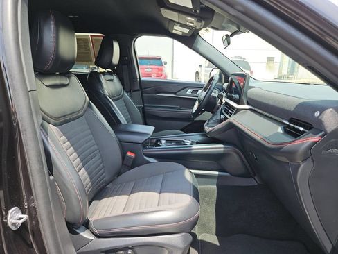 Used 2025 Ford Explorer ST-Line w/ ST-Line Street Pack AWD/4WD image 26
