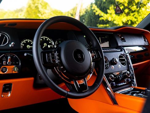 Used 2023 Rolls-Royce Cullinan AWD/4WD image 11