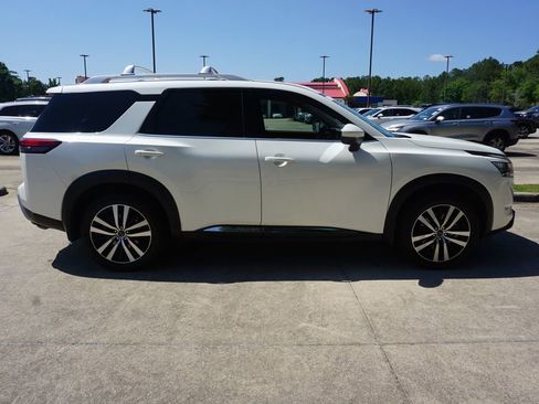Used 2023 Nissan Pathfinder Platinum FWD image 24