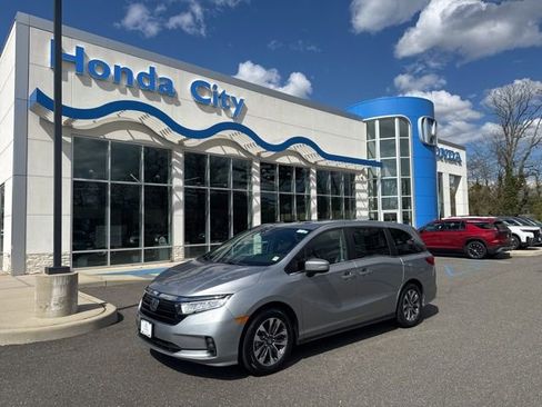 Used 2023 Honda Odyssey EX-L image 2