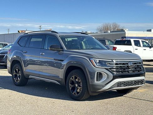 New 2026 Volkswagen Atlas Peak Edition image 7