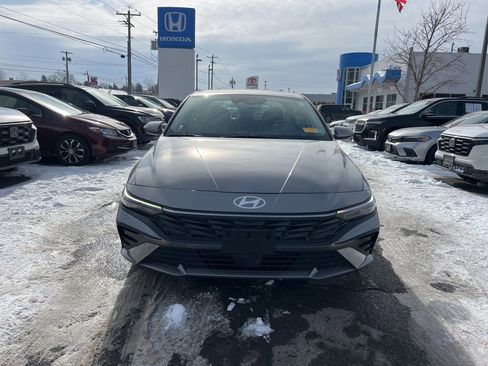 Used 2024 Hyundai Elantra SEL w/ Convenience Package image 8