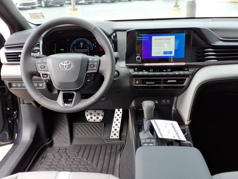 New 2026 Toyota Camry SE FWD image 8