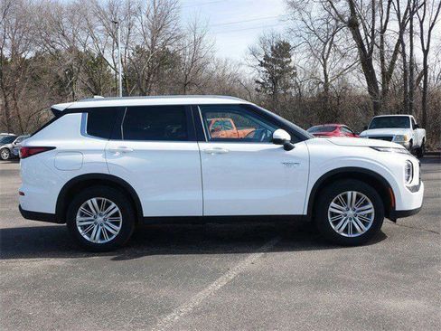 Used 2025 Mitsubishi Outlander ES image 8