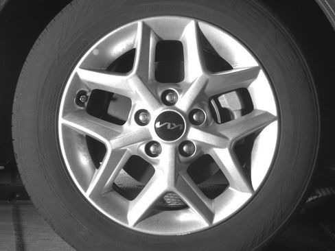 Used 2025 Kia Soul LX w/ LX Technology Package FWD image 12