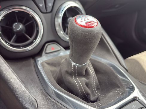 Used 2018 Chevrolet Camaro SS RWD image 21