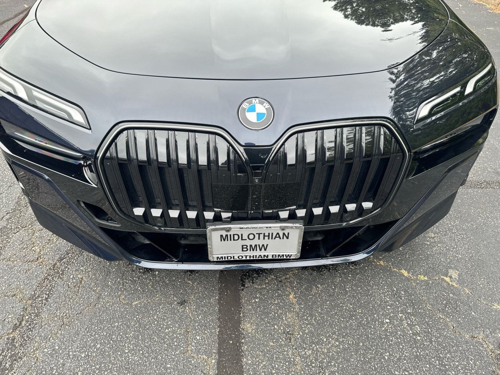 Used 2026 BMW 740i xDrive w/ Premium Package AWD/4WD image 4