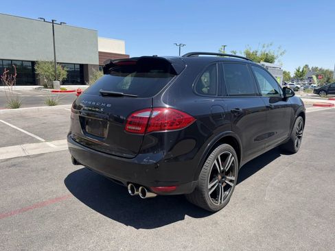 Used 2014 Porsche Cayenne Turbo S AWD/4WD image 5
