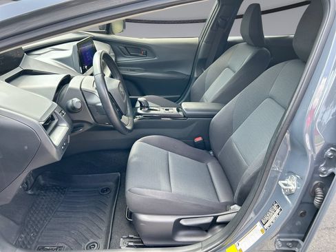 Used 2024 Toyota Prius LE FWD image 11