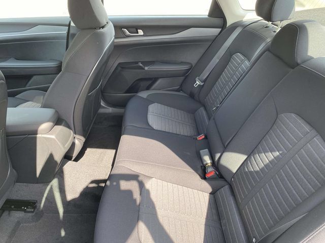 New 2026 Kia K5 LXS FWD image 9
