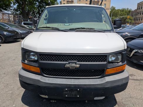 Used 2012 Chevrolet Express 2500 image 2