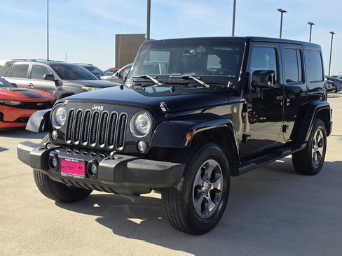 Used 2017 Jeep Wrangler Unlimited Sahara w/ Max Tow Package image 2