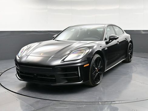 New 2026 Porsche Panamera image 1