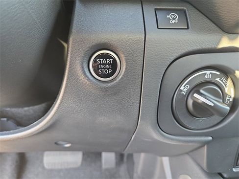 New 2025 Nissan Frontier SV image 18