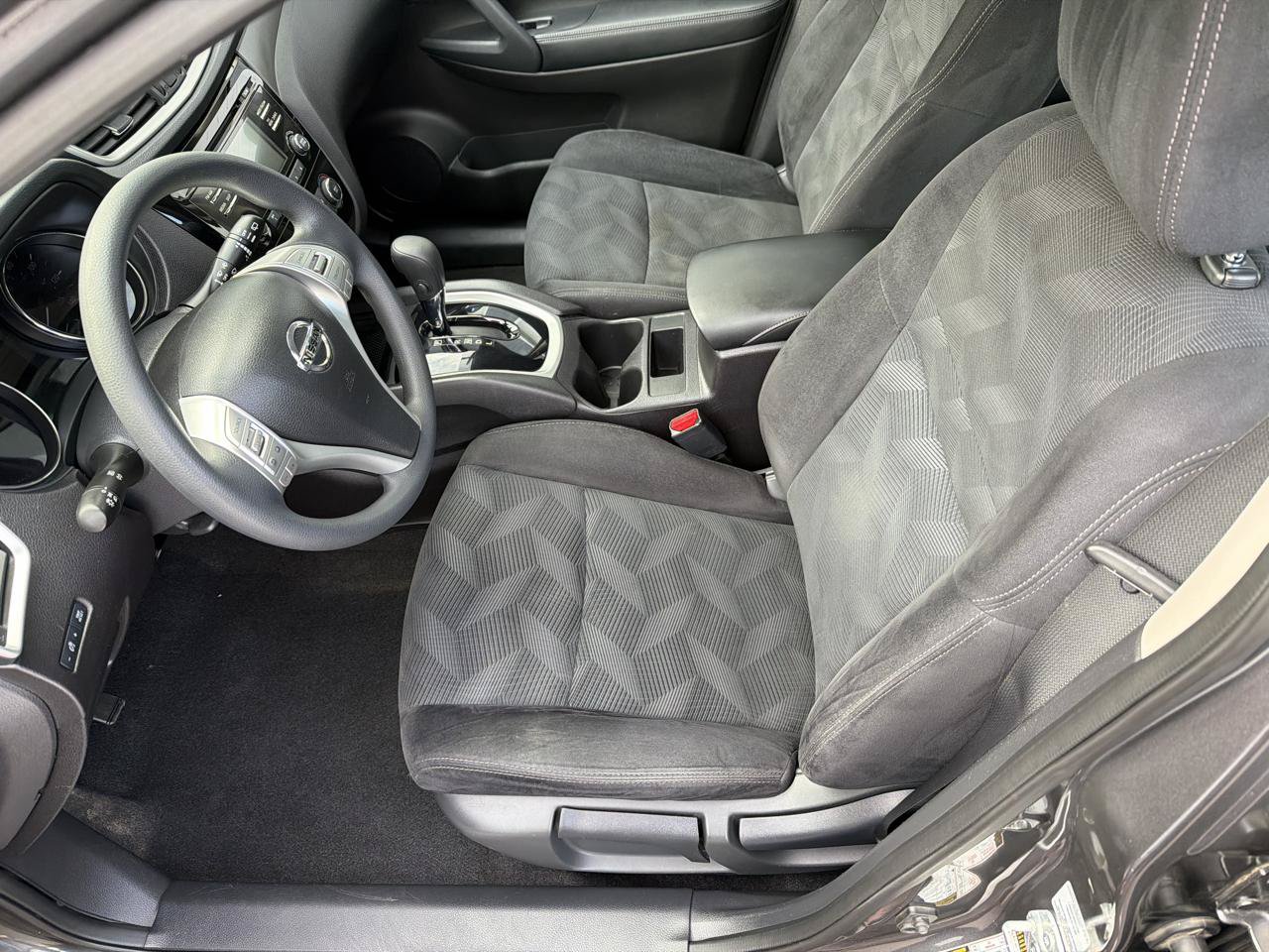 Used 2014 Nissan Rogue S AWD/4WD image 8