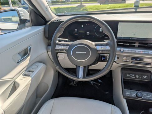 Used 2024 Hyundai Kona Limited AWD/4WD image 17