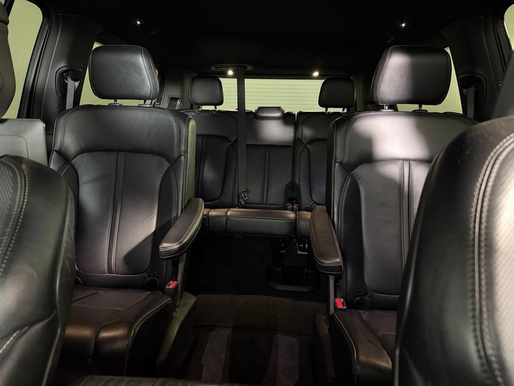 Used 2023 Jeep Wagoneer Series III w/ Rear Seat Video Group 1 AWD/4WD image 16