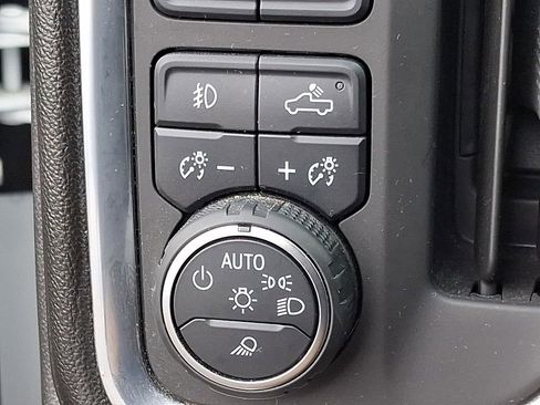 Used 2021 Chevrolet Silverado 1500 LTZ image 24