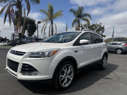 Used 2013 Ford Escape Titanium w/ Parking Technology Pkg AWD/4WD image 4
