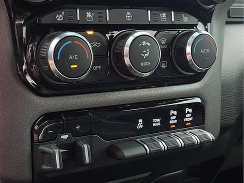 Used 2022 RAM 2500 Laramie w/ Night Edition AWD/4WD image 14