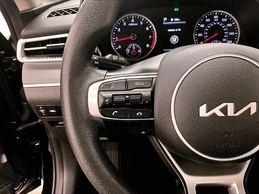 Used 2022 Kia K5 LXS FWD image 11