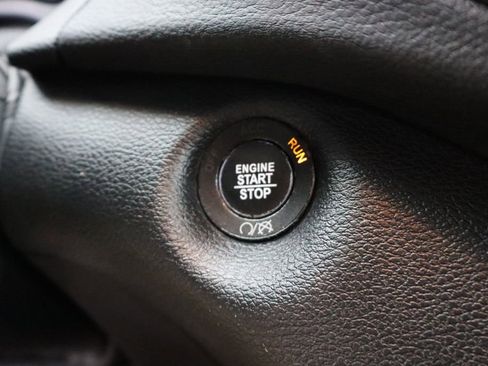 Used 2020 Jeep Cherokee Limited image 18