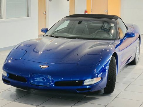 Used 2002 Chevrolet Corvette Convertible w/ Preferred Equipment Group2 RWD image 3