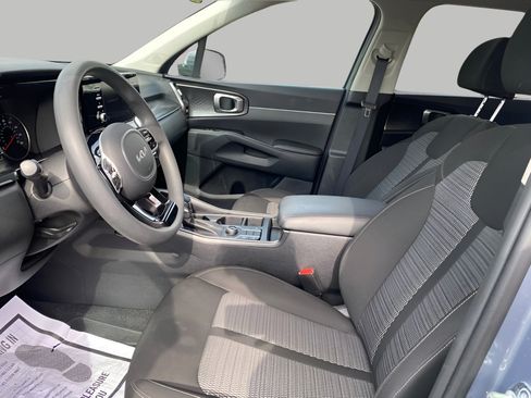 Used 2023 Kia Sorento LX AWD/4WD image 34