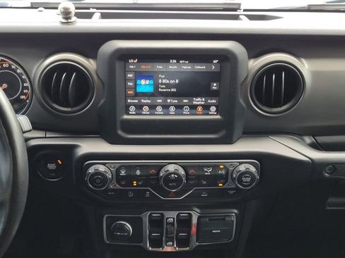 Used 2021 Jeep Gladiator Sport AWD/4WD image 16