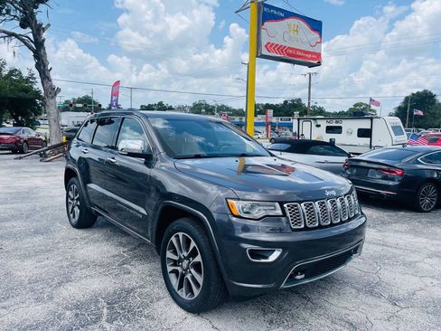 Used 2017 Jeep Grand Cherokee Overland RWD image 32