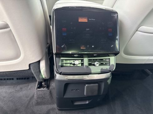 New 2026 Cadillac Vistiq Luxury image 15