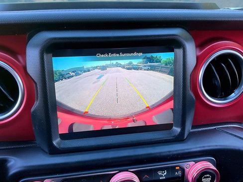 Used 2022 Jeep Wrangler Rubicon w/ LED Lighting Group AWD/4WD image 19