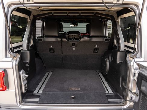 Used 2019 Jeep Wrangler Unlimited Rubicon AWD/4WD image 38