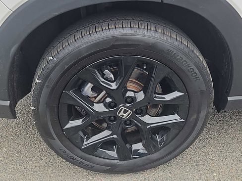 Certified 2025 Honda HR-V Sport image 9