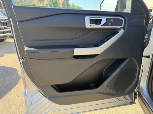 Used 2024 Ford Explorer XLT w/ Equipment Group 202A RWD image 15